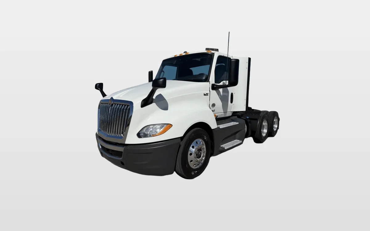 2021 International LT - image 1