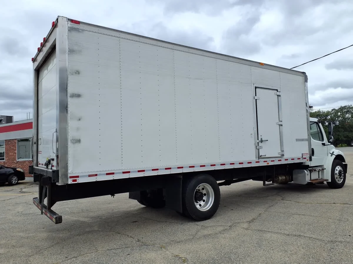 2019 Freightliner M2 106 in Warwick, RI — photo 4