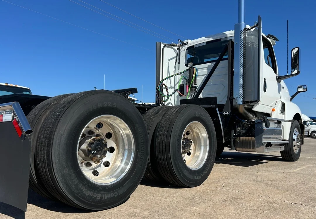 2025 International LT - image 5