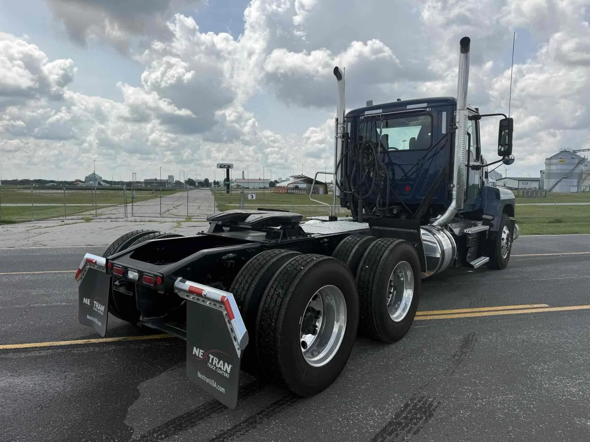 2024 Mack Pinnacle in Decatur, IL — photo 6
