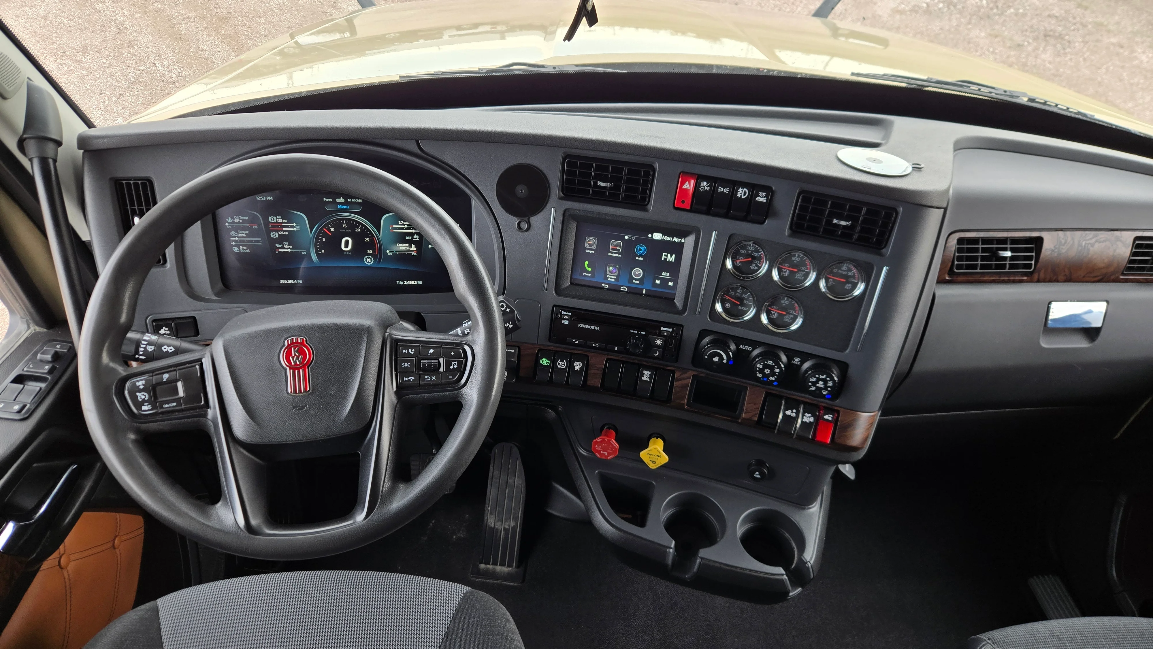 2023 Kenworth T880 - image 9