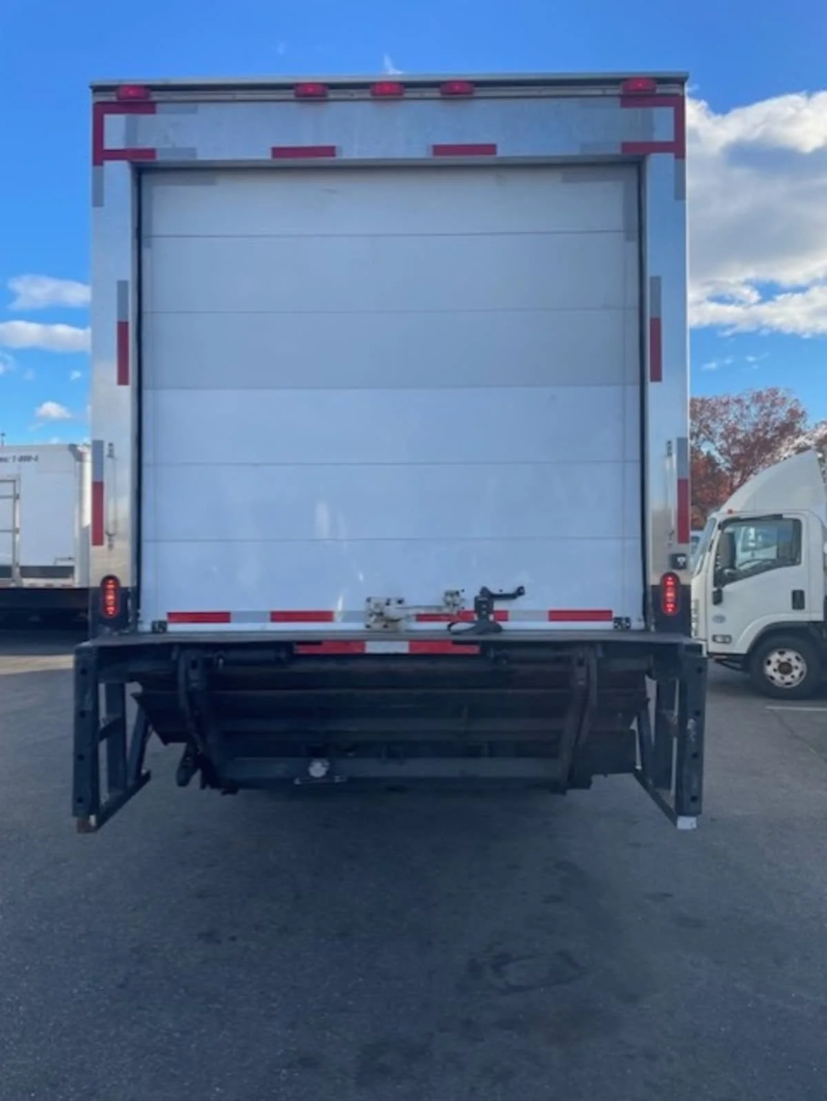 2017 Freightliner M2 106 - image 5