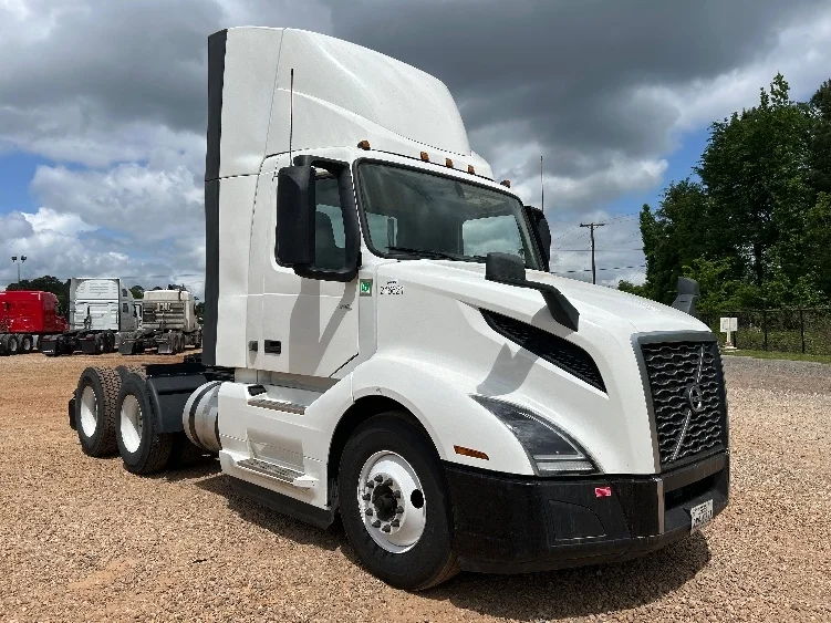 2024 Volvo VNL 300 in Tyler, TX