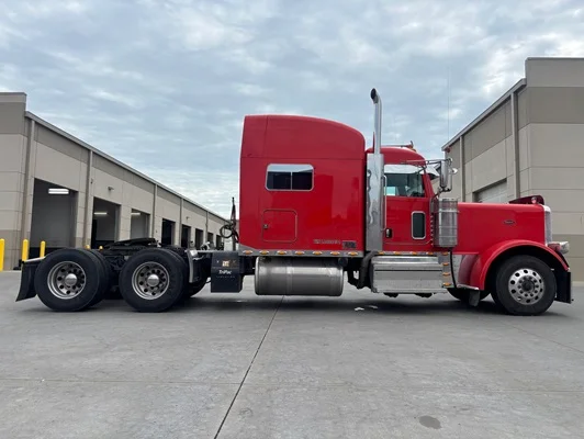 2020 Peterbilt 389 in Omaha, NE — photo 4