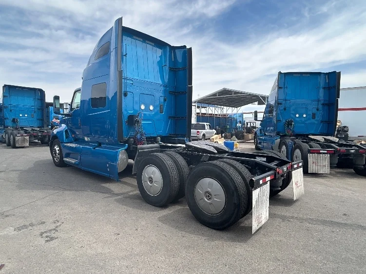 2021 International LT in El Paso, TX — photo 5