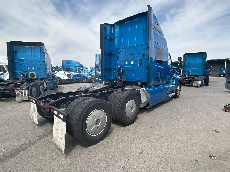 2021 International LT in El Paso, TX — photo 7