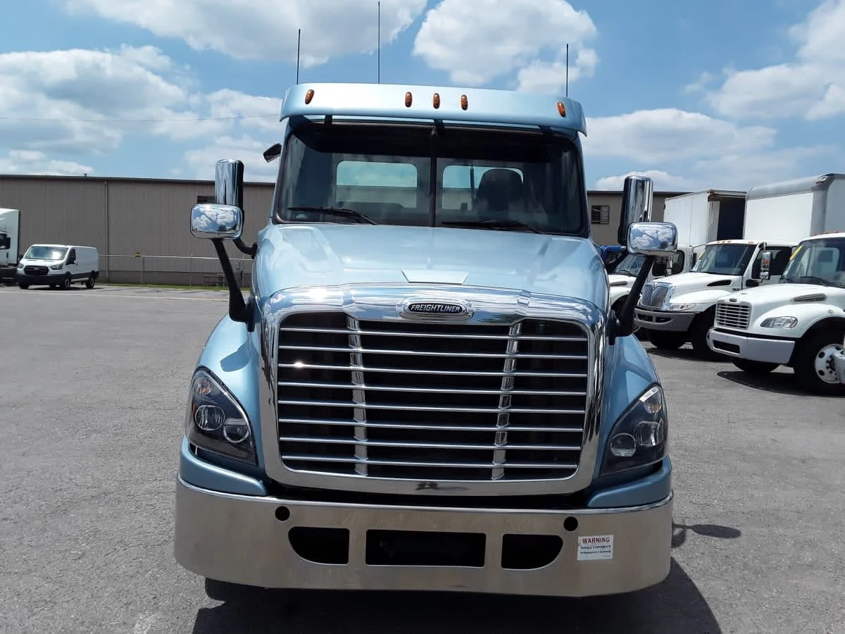 2018 Freightliner Cascadia in La Vergne, TN — photo 2