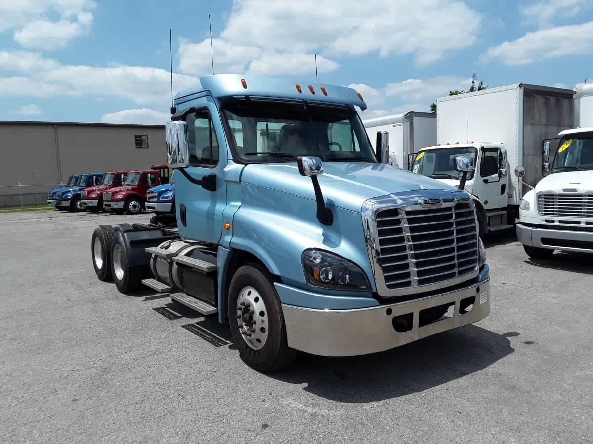2018 Freightliner Cascadia in La Vergne, TN — photo 3
