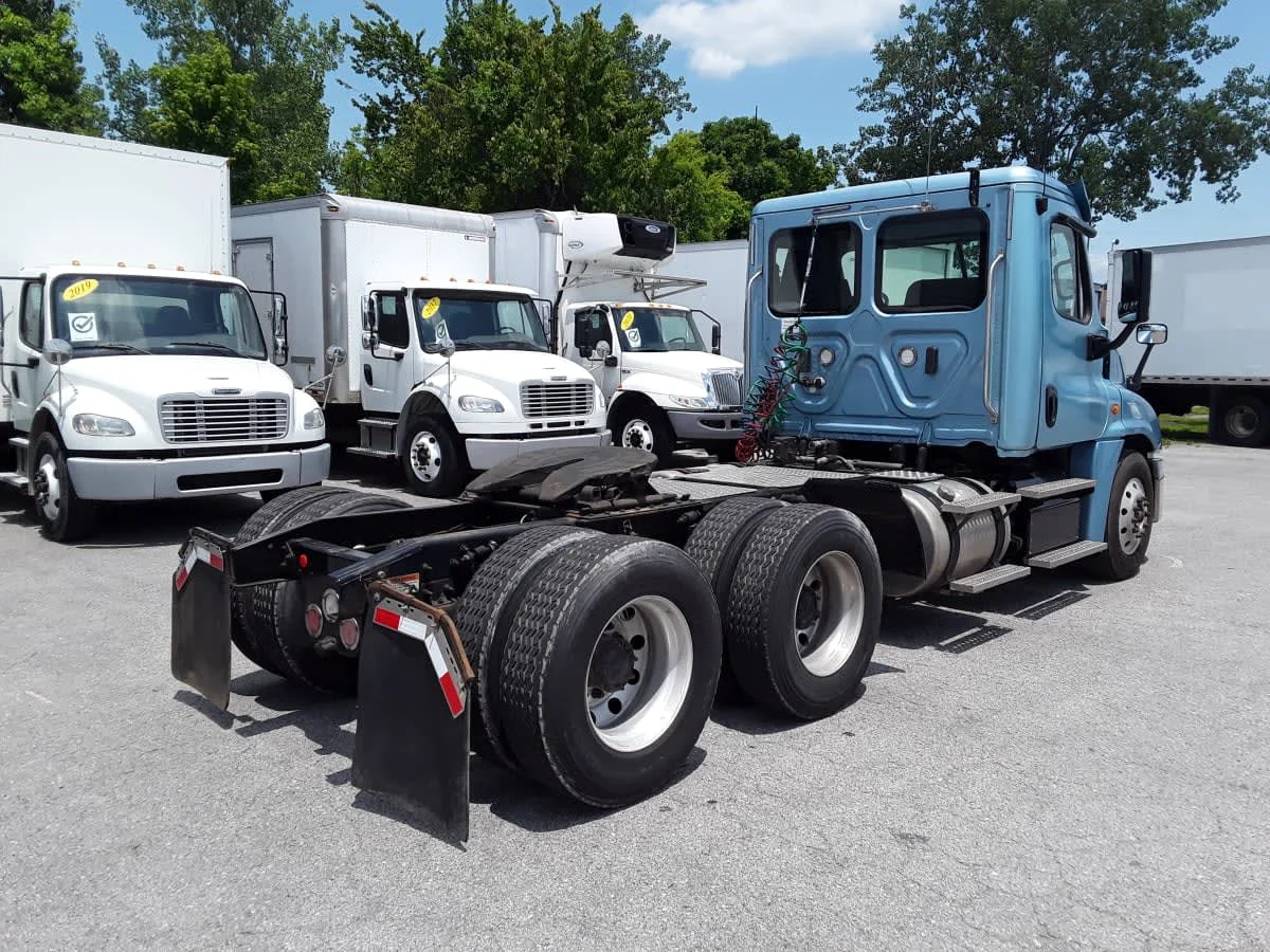 2018 Freightliner Cascadia in La Vergne, TN — photo 4