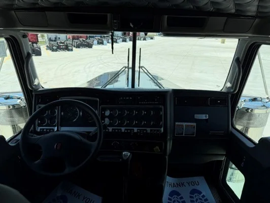2027 Kenworth W900 in Ankeny, IA — photo 3