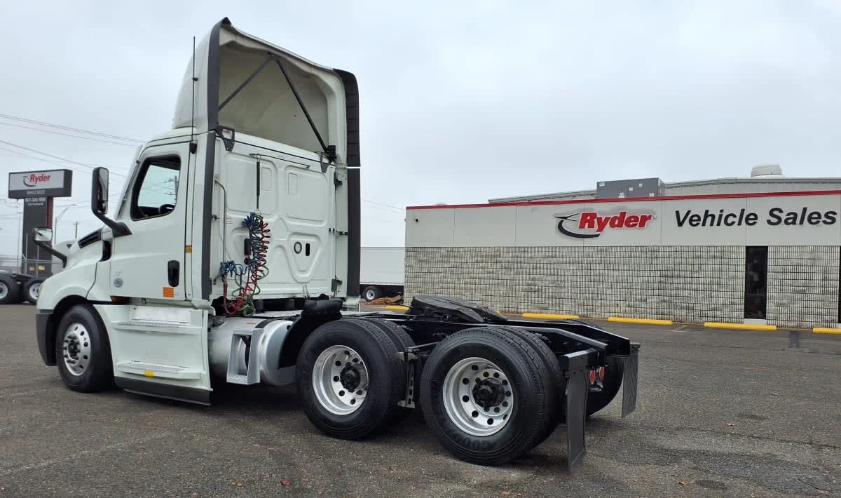 2022 Freightliner Cascadia in Memphis, TN — photo 6