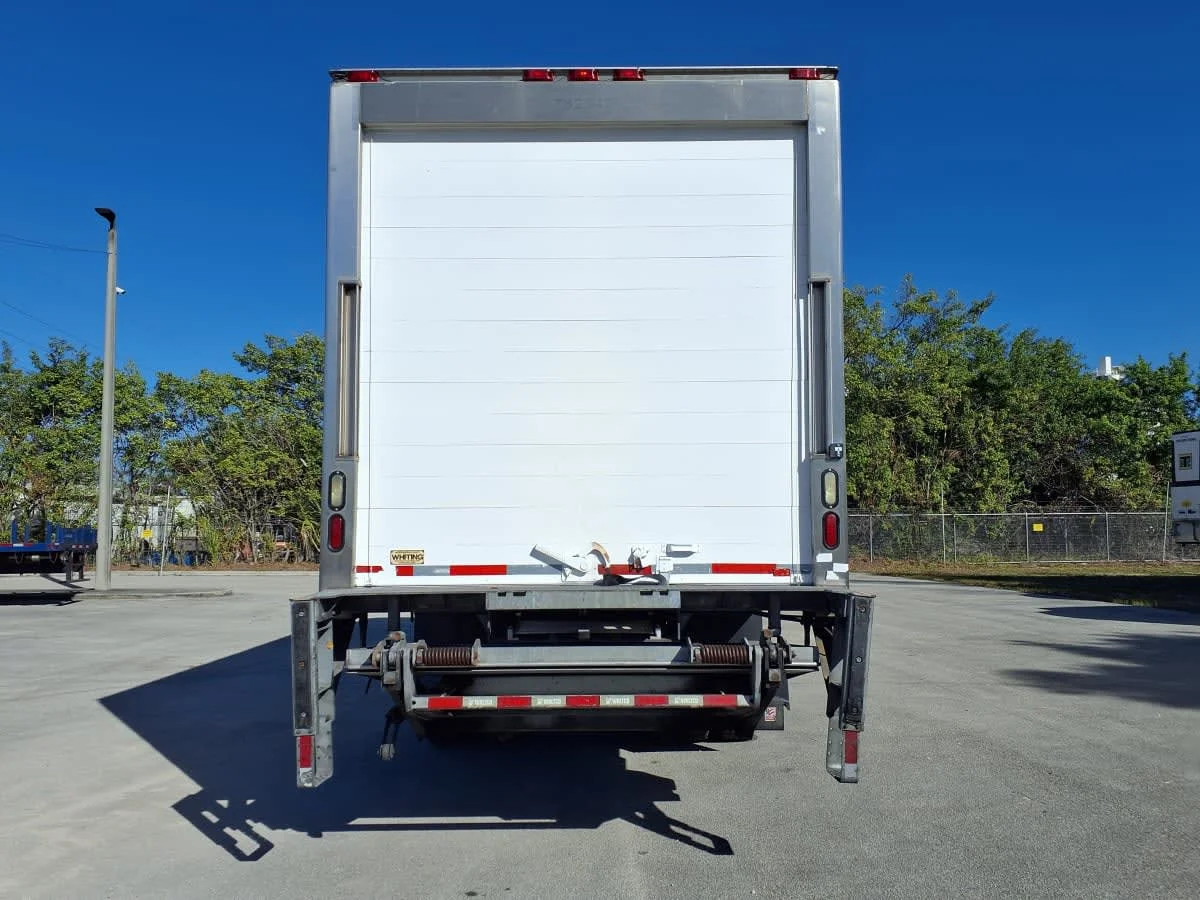 2018 Freightliner M2 106 - image 5