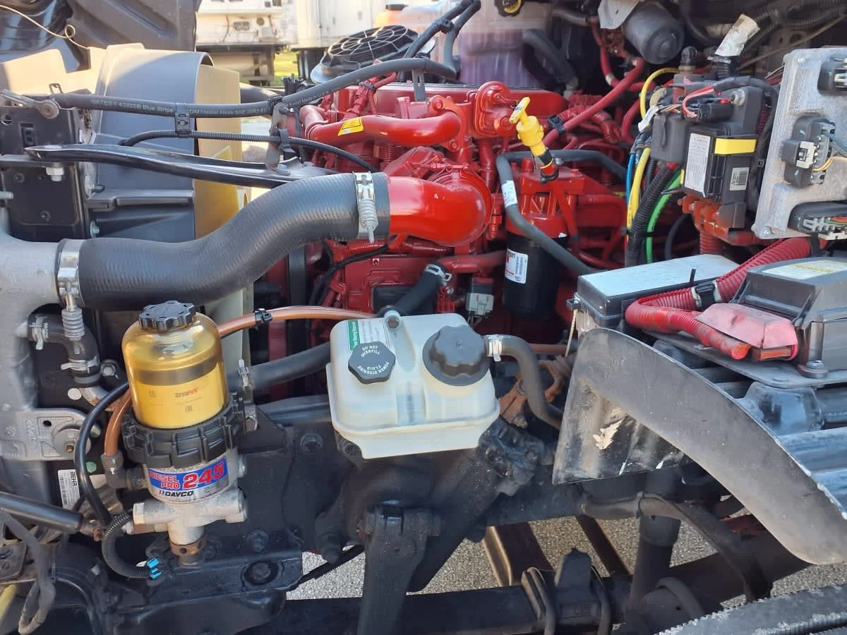 2018 Freightliner M2 106 - image 10