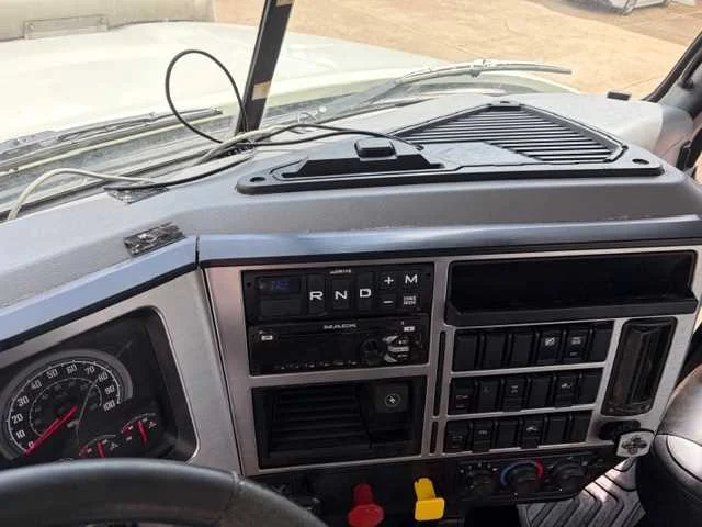 2021 Mack Pinnacle - image 13