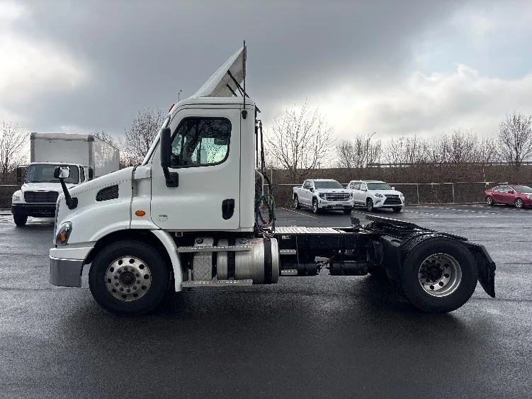 2019 Freightliner in Indianapolis, IN — photo 4