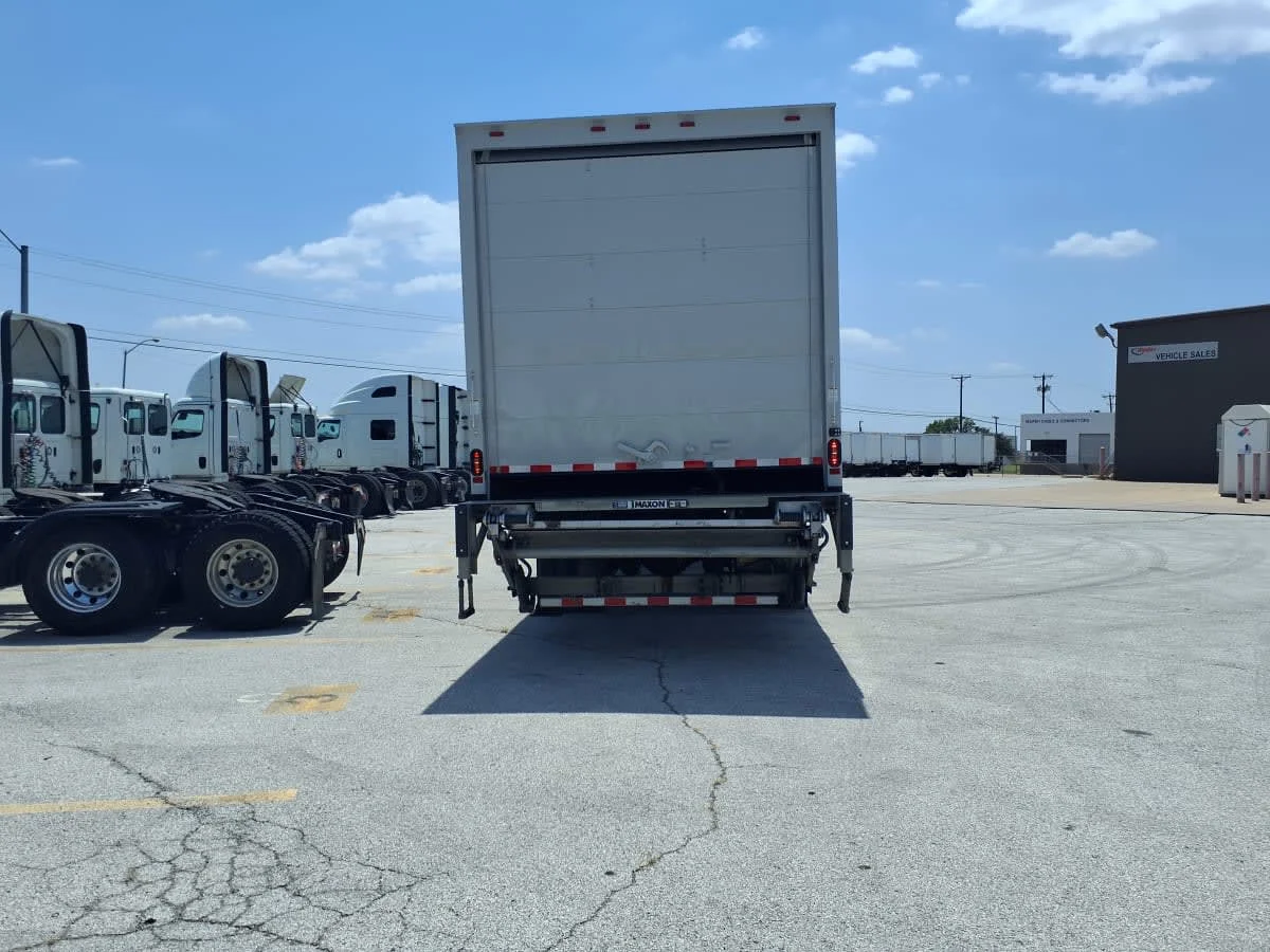 2020 Freightliner M2 106 in Fort Worth, TX — photo 5