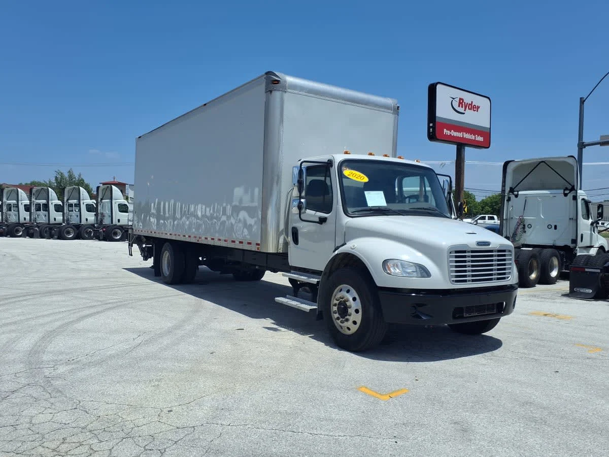 2020 Freightliner M2 106 in Fort Worth, TX — photo 3