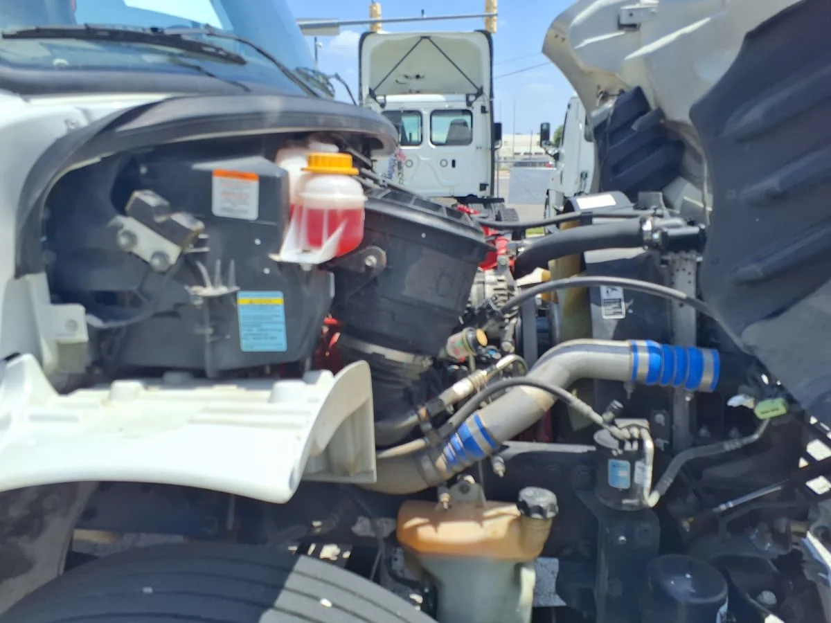 2020 Freightliner M2 106 in Fort Worth, TX — photo 10