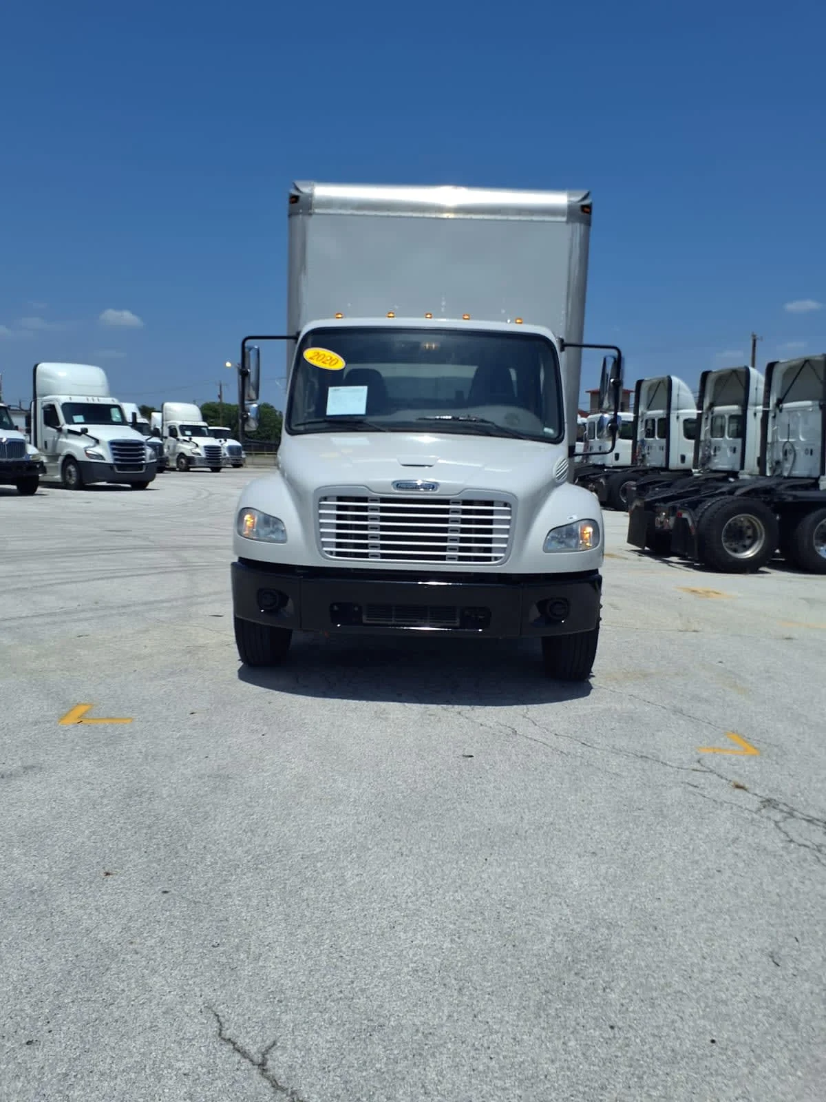 2020 Freightliner M2 106 in Fort Worth, TX — photo 2