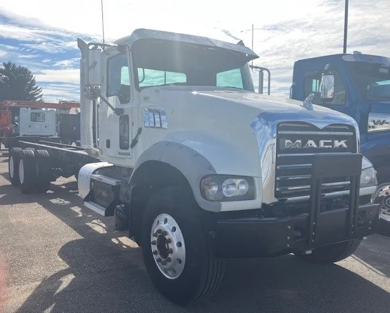 2013 Mack in Marshfield, WI — photo 2