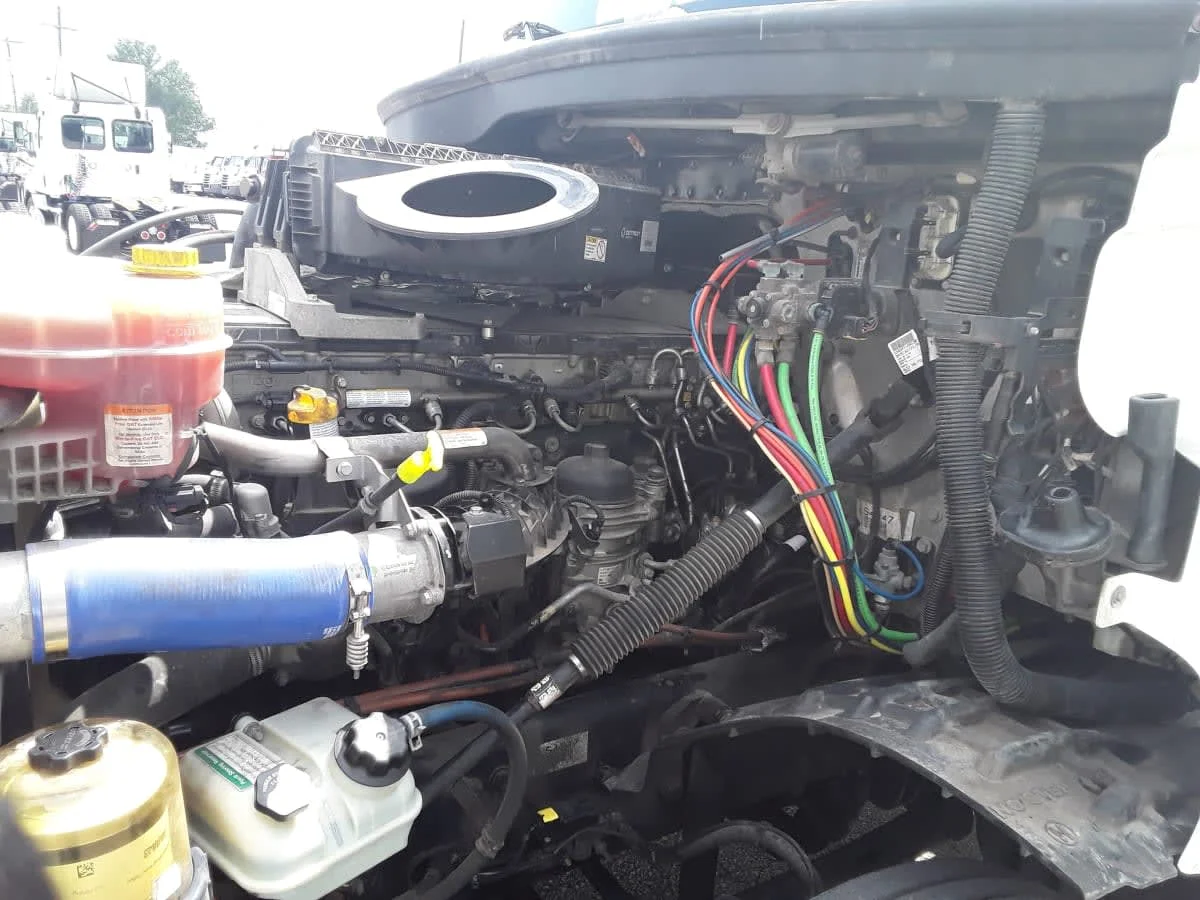 2020 Freightliner Cascadia in La Vergne, TN — photo 8
