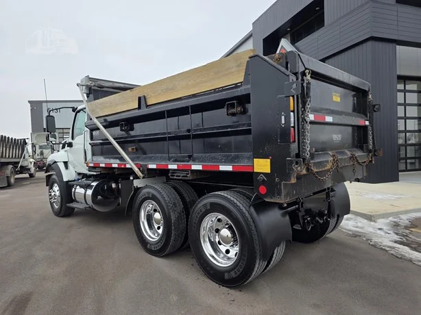 2020 International HV - image 3