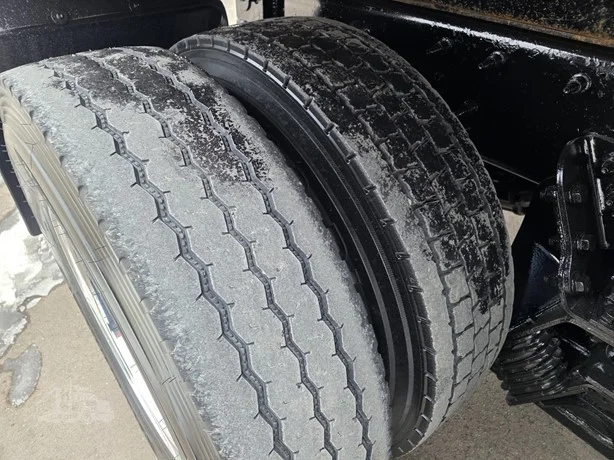 2020 International HV - image 13