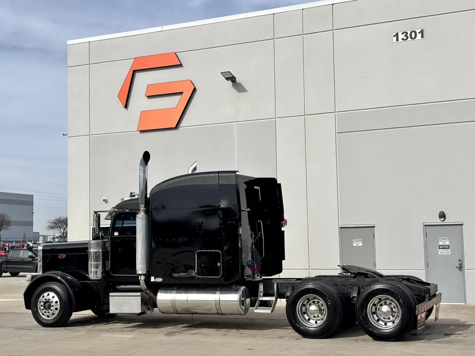 2006 Peterbilt 379 in Hutchins, TX — photo 6