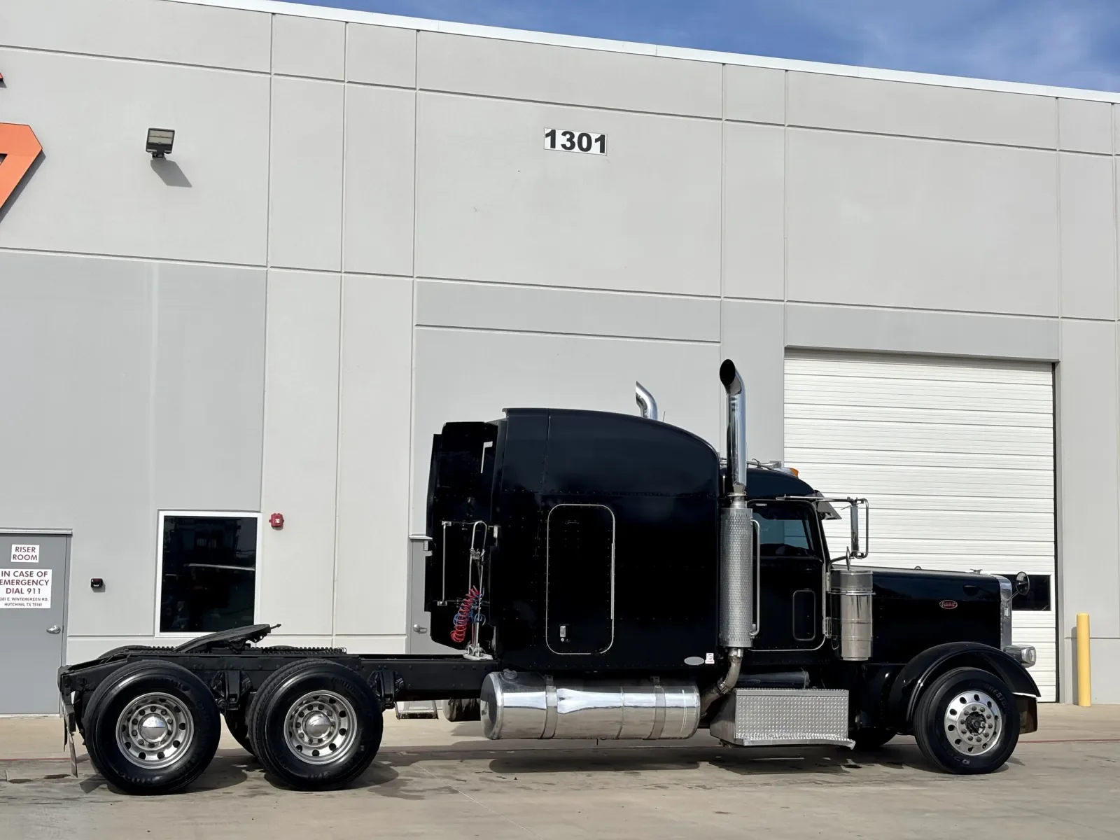 2006 Peterbilt 379 in Hutchins, TX — photo 5