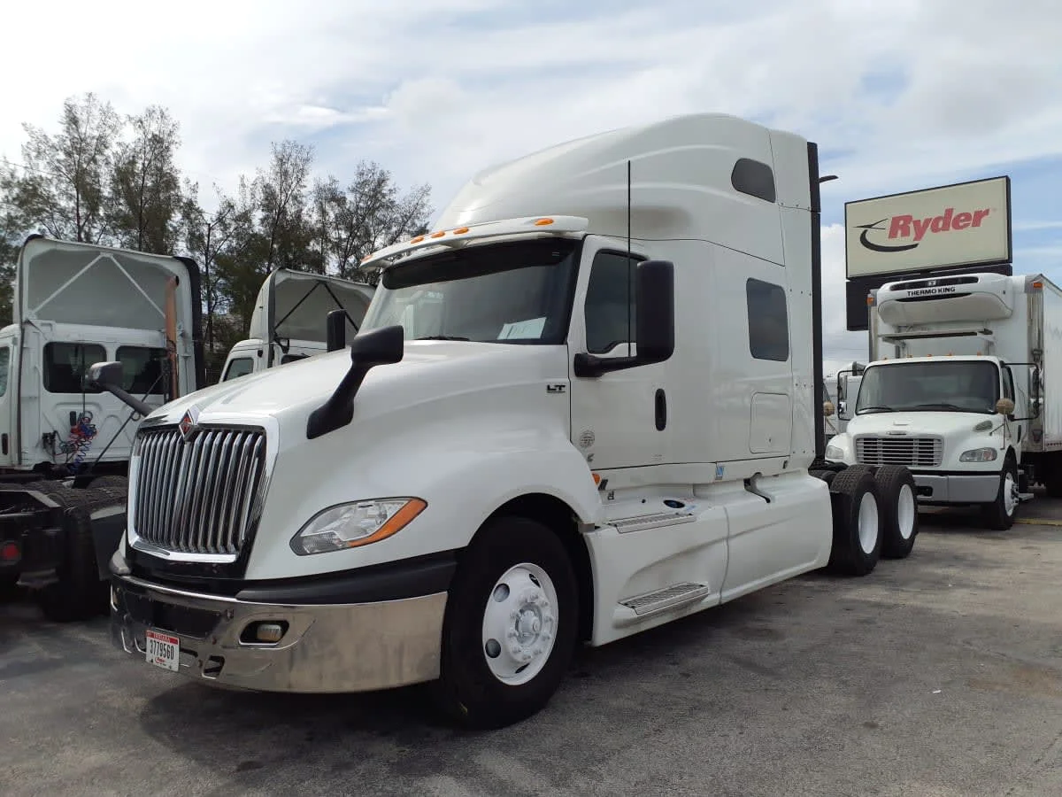 2020 International LT in Miami, FL
