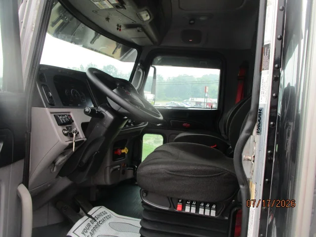 2022 Peterbilt 389 in Butler, PA — photo 11