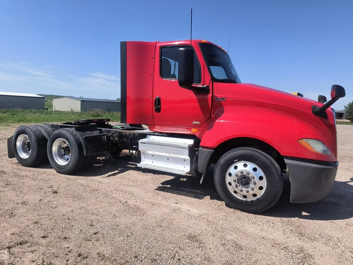 2020 International LT in Chippewa Falls, WI — photo 3