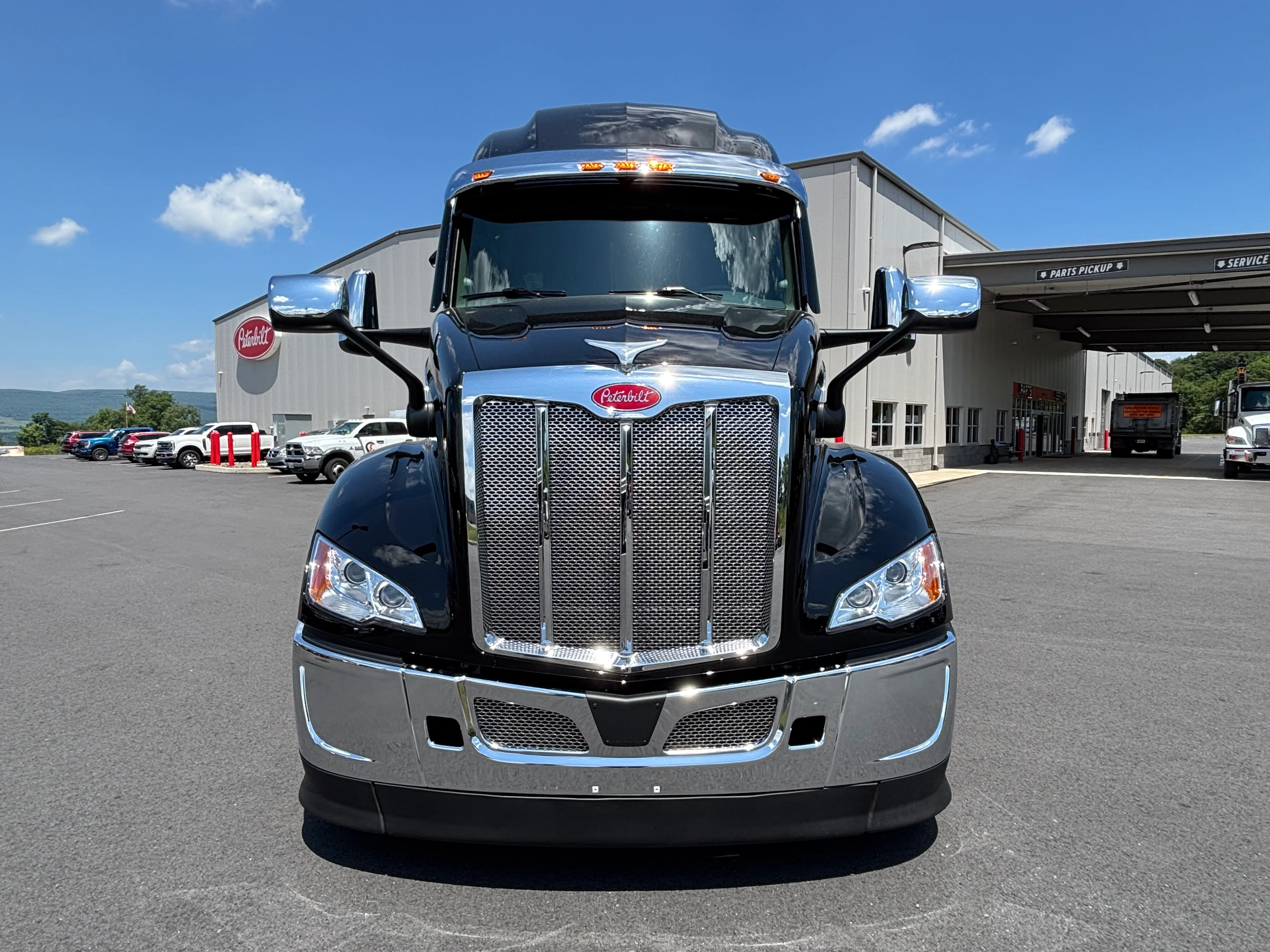 2027 Peterbilt 579 in Scranton, PA — photo 8