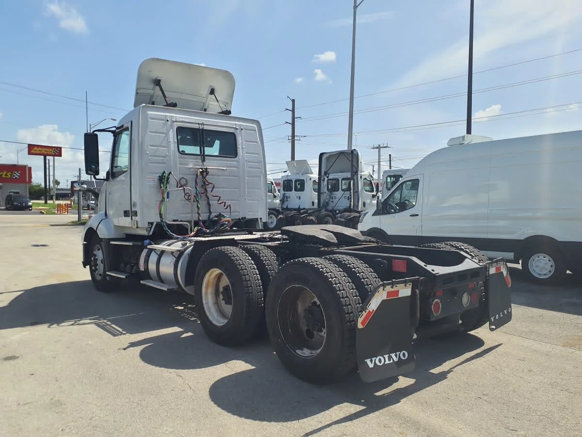 2019 Volvo in Miami, FL — photo 6