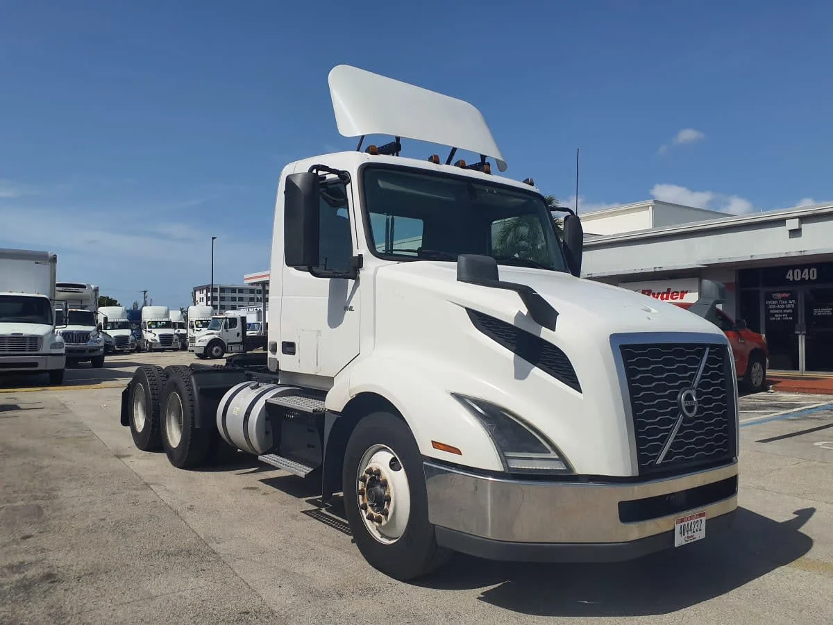 2019 Volvo in Miami, FL — photo 3