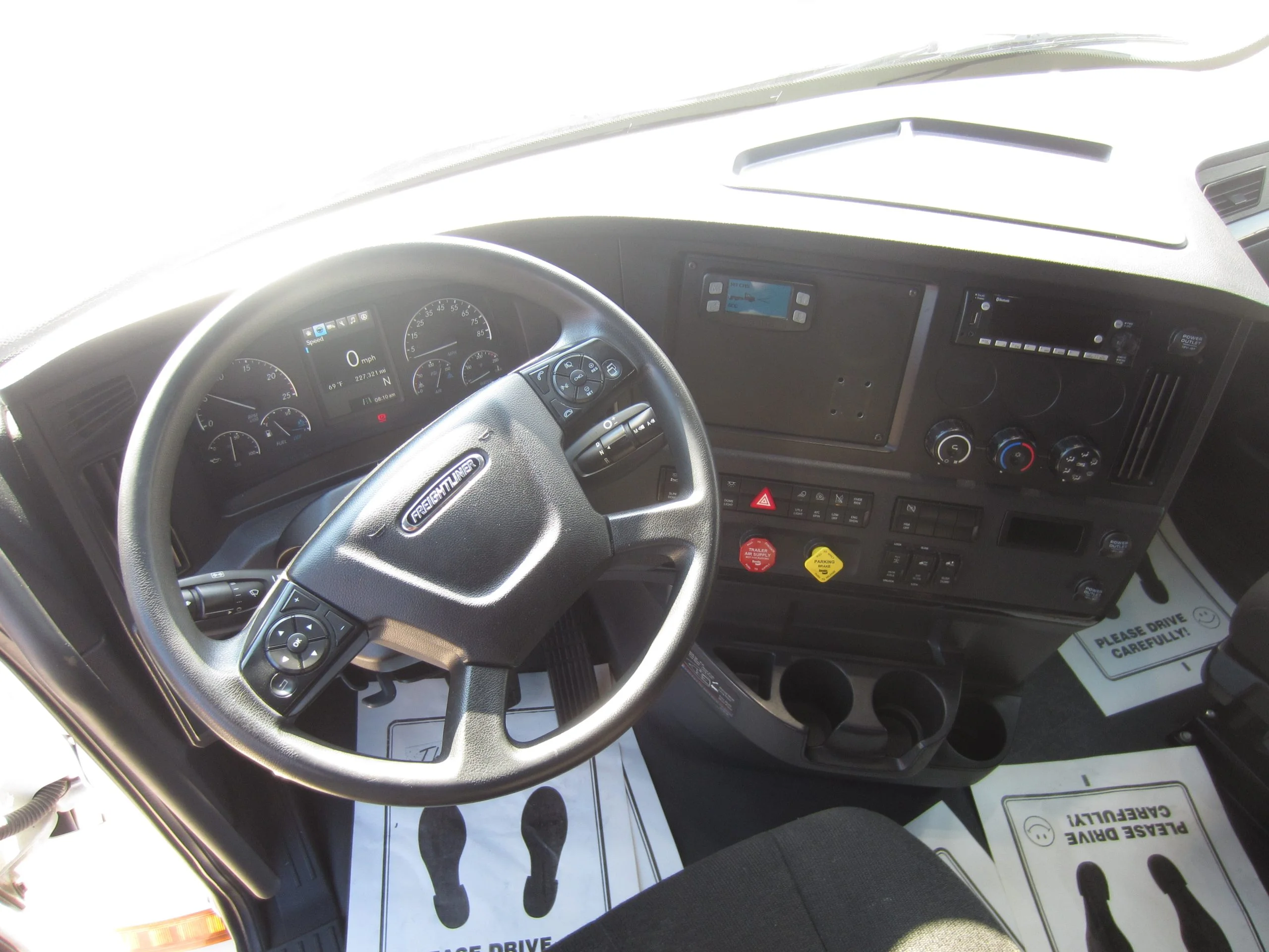 2023 Freightliner Cascadia in Madison, WI — photo 5