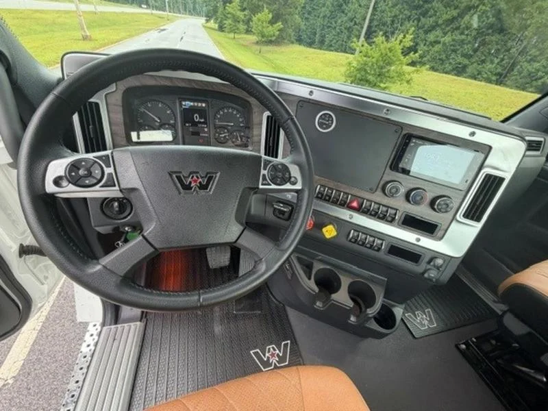 2026 Western Star — photo 10