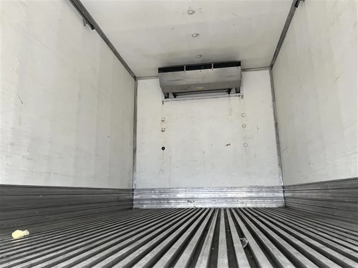 2018 Freightliner M2 106 - image 9