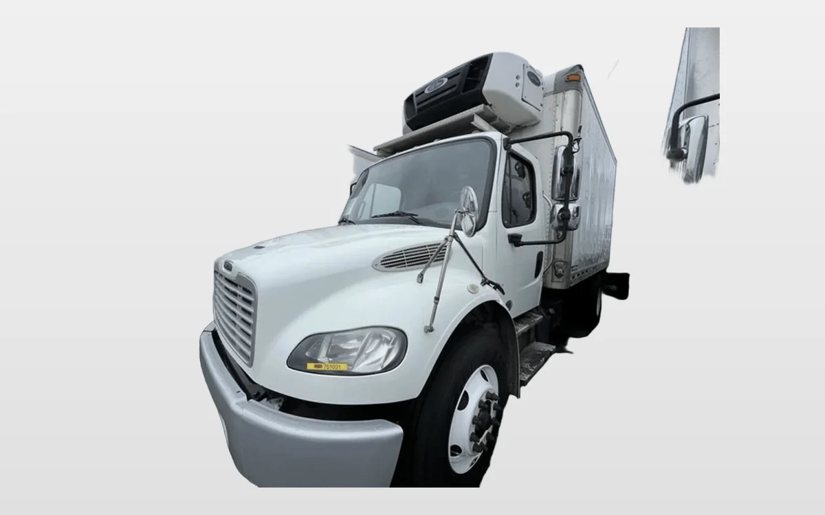 2018 Freightliner M2 106 - image 1