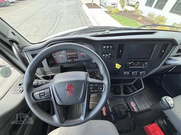 2023 Kenworth T380 in Salt Lake City, UT — photo 13