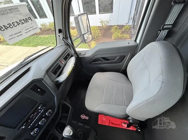 2023 Kenworth T380 in Salt Lake City, UT — photo 12