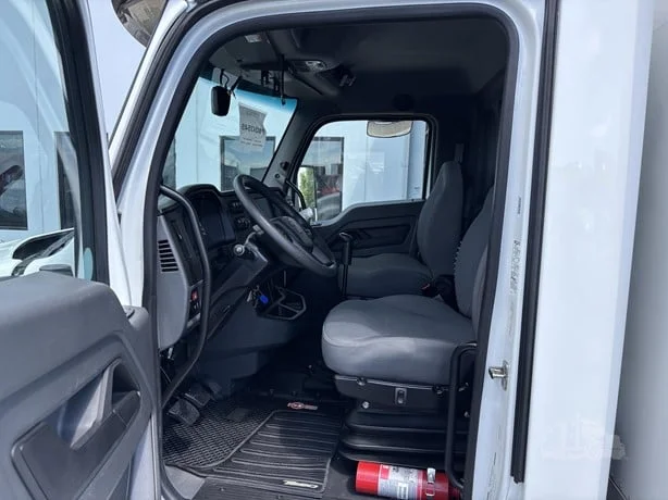 2023 Kenworth T380 in Salt Lake City, UT — photo 10