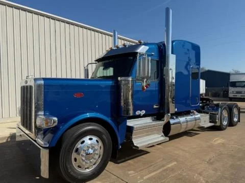 2027 Peterbilt 589 - image 2