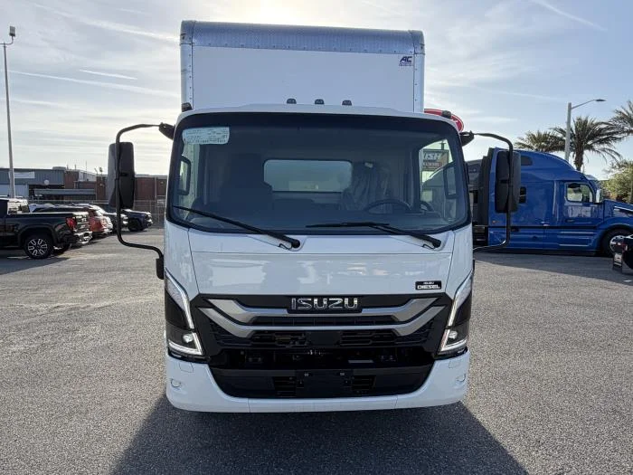 2025 Isuzu NPR - image 12