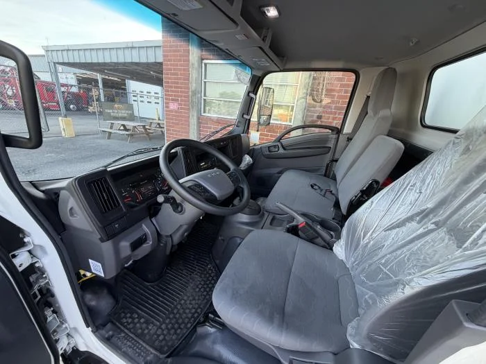 2025 Isuzu NPR - image 16