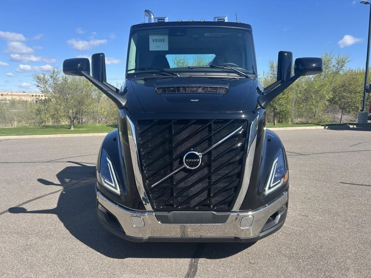 2027 Volvo in Sauk Rapids, MN — photo 8