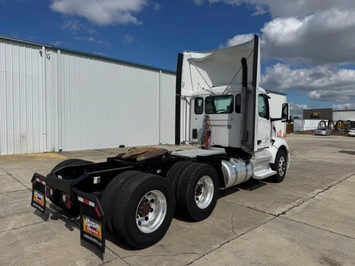 2022 Peterbilt 579 - image 6