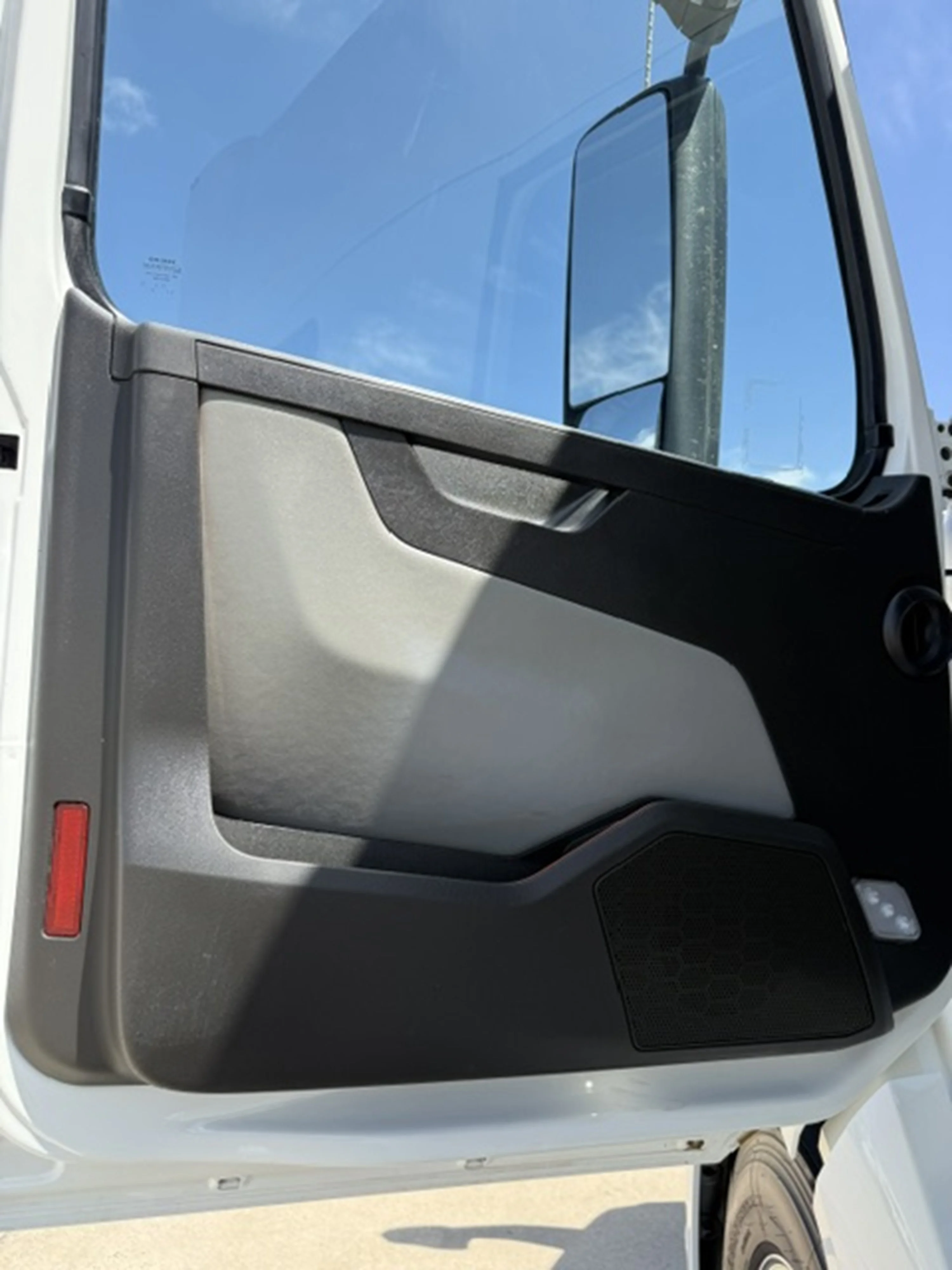 2022 Volvo in Houston, TX — photo 10