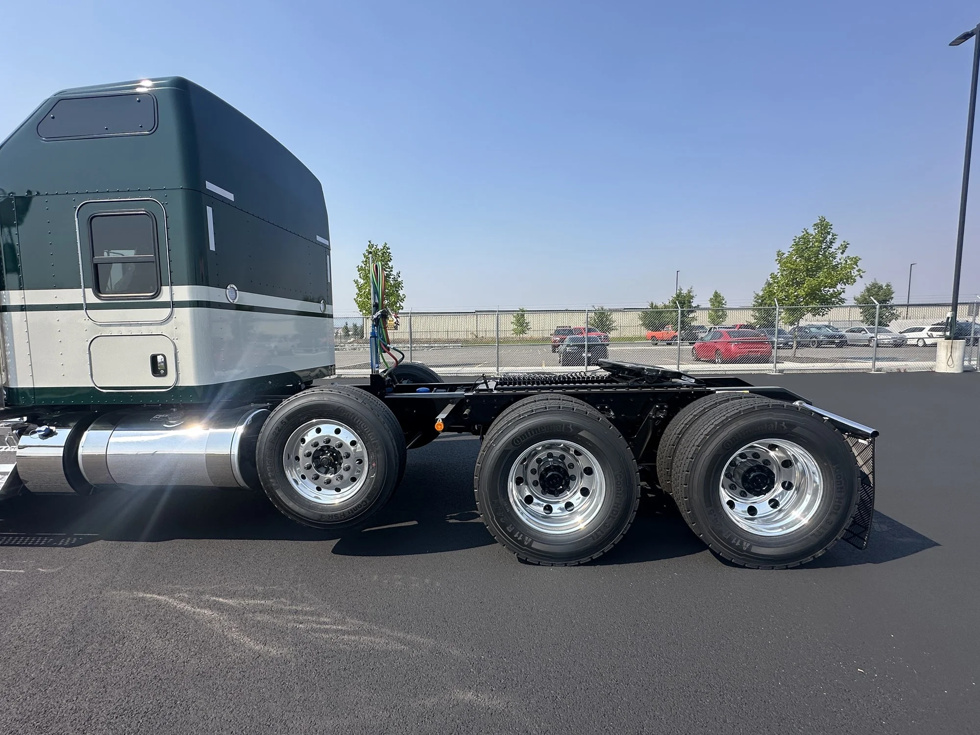 2027 Kenworth W900 — photo 3