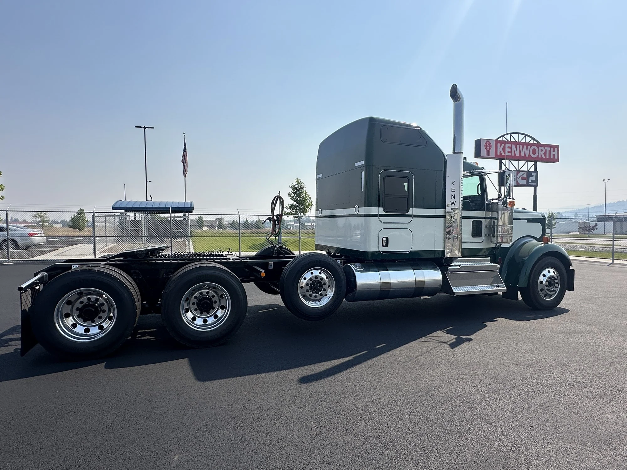 2027 Kenworth W900 — photo 4